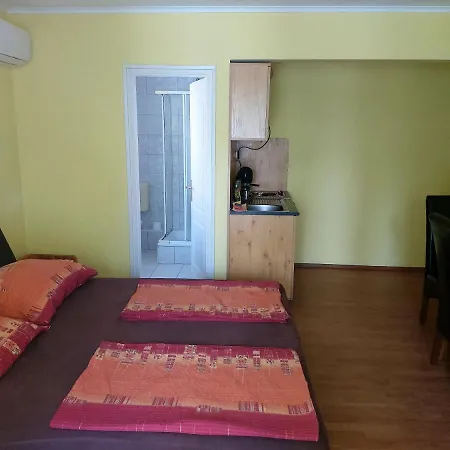 Ilona Apartmanhaz Siófok