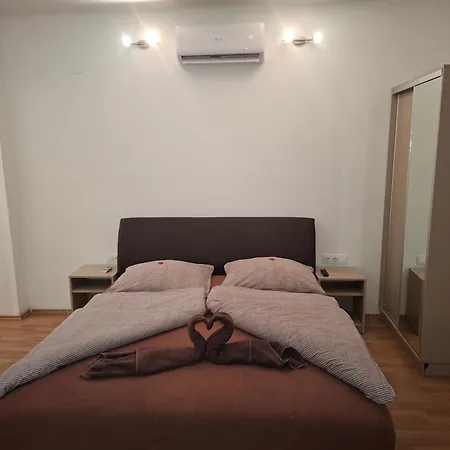 Ilona Apartmanhaz Lejlighed Siófok