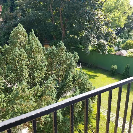 Ilona Apartmanhaz Διαμέρισμα *