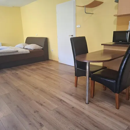 Ilona Apartmanhaz Siófok
