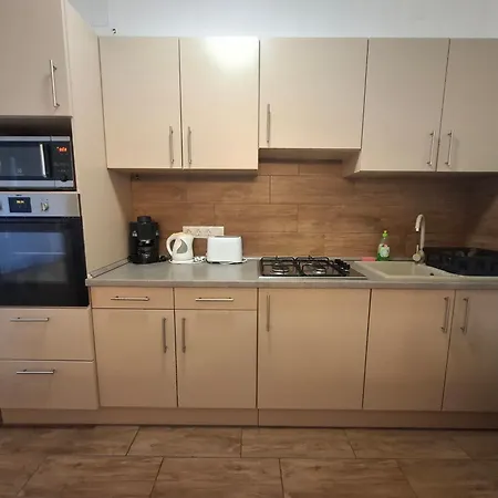 Ilona Apartmanhaz Apartman *
