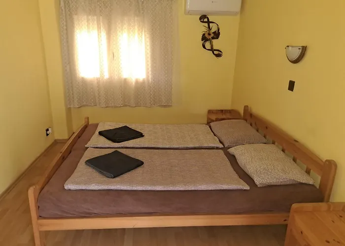 Daire Ilona Apartmanhaz *