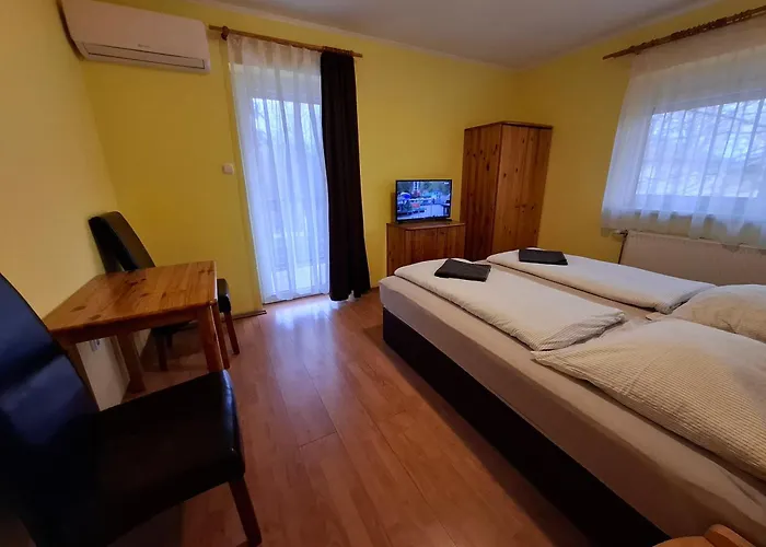 Ilona Apartmanhaz *