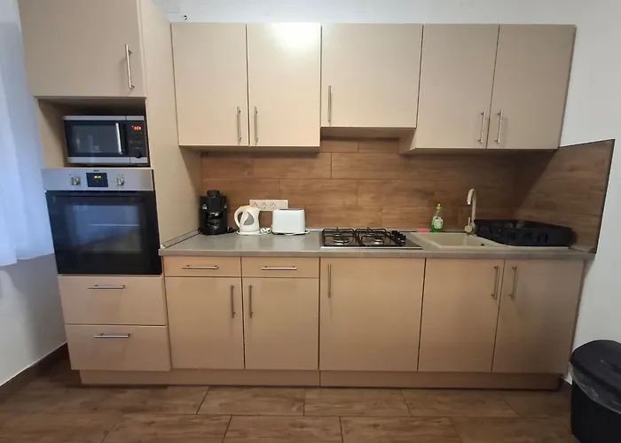 Ilona Apartmanhaz Daire *