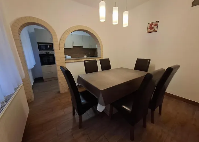 Ilona Apartmanhaz Daire *