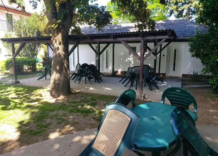 Daire Ilona Apartmanhaz *