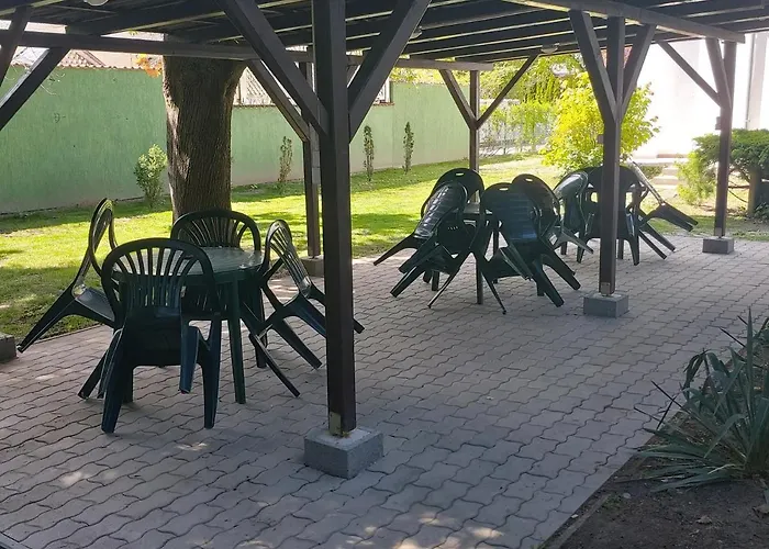 Ilona Apartmanhaz *